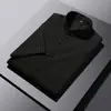 Camisa Masculina Casual de Verão com Listras, Camisa Masculina Fina de Manga Curta com Gola Alta, Moda Versátil, Camisa Masculina Estilosa