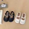 Zapatos Mary Jane para niña, anti-patadas, piel dulce con perlas, colección nueva primavera/otoño 2026, zapatos de princesa de suela blanda, planos de punta baja