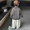 Casaco Cardigan de Tricô Infantil 2026 Outono/Inverno Novo Estilo Bebê Gola Alta Meia Listrado com Zíper Jaqueta de Tricô Suéter Tendência