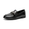 Wei Wei Girl 1257-2 Estilo Retro Old Money Mocassins de Salto Baixo Plano Sapatos Pequenos de Couro com Fivela de Couro Estilo Britânico Feminino