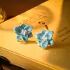 Brincos de Tarraxa Flor de Íris Azul com Gotejamento de Óleo, com Toque de Luxo de Alta Qualidade, Design Único e Temperamento Exquisito
