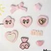 Accesorios Rosas de Oso en Forma de Corazón Más Vendidos para Fundas de Teléfono, Pinzas para el Cabello, Zuecos DIY, Materiales de Decoración para Zapatos al por Mayor