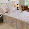Juego de Falda de Cama de Franela Cepillada de Algodón Puro Engrosada para Otoño e Invierno Juego de Tres Piezas Colcha de Encaje 100% Algodón Pieza Única Cubierta de Cama Antideslizante Protector de Cama