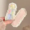 Lindas y elegantes pegatinas florales para el cabello, de alta gama y con estilo, perfectas para crear un look de moño alto voluminoso, populares entre los influencers, 2026 nuevas pegatinas mágicas bordadas