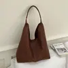 Bolso versátil vintage para mujer, nuevo bolso tote de moda retro, bolso de hombro y axila tejido con textura para otoño e invierno
