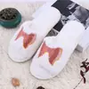 Nuevas zapatillas de algodón para mujer de invierno, con lazo, lindas de dibujos animados, de felpa, antideslizantes, zapatillas sencillas, entrega de fábrica