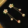 Brincos Pingente Flor Branca Tulipa Esmalte Pintado à Mão Ouro Brilhante Banhado a Cobre 18K Luxo Leve Estilo Francês Exclusivo Lote