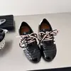 Superficie de cuero transpirable para mujer otoño 2026 suela blanda zapatos blancos zapatos de Forrest Gump zapatos de entrenamiento alemanes nuevos zapatos deportivos casuales para correr