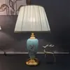 Lámpara de mesa de cerámica de porcelana azul y blanca estilo chino, iluminación decorativa para sala de estar y dormitorio, decoración del hogar retro y minimalista, hierro