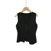 Top de punto sin mangas con cuello en V de un solo botón para mujer, estilo nuevo, estilo Pura Deseo, corte ajustado, adelgazante, top sin mangas con abertura