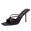 Sandalias de tiras de satén morado con pedrería para mujer, nuevo estilo verano 2024, con lazo, diseño de punta abierta y tacones altos, adecuadas para usar al aire libre