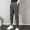 Calças casuais de primavera masculinas estilo coreano slim fit skinny calças de marca de moda para estudantes calças cropped de celebridade da internet calças finas para jovens com amarração no tornozelo