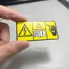 Pegatina de Etiqueta Personalizada Pegatina de Advertencia de Seguridad Anti-Descarga Eléctrica Pegatina Adhesiva Ignífuga Grado 94V0 Adhesivo Posterior de PET 3M