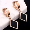 Pendientes coreanos de acero y titanio en oro rosa para mujer, con galvanoplastia y conservación del color, de plata S925, con forma de rosa y aguja, sencillos y elegantes.