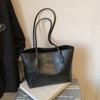 Bolsa Versátil de Moda High-End de Ombro Único para Mulheres 2025 Outono Nova Bolsa Tote Estudantil de Grande Capacidade