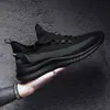 2025 Nuevos Zapatos de Papá Transpirables de Suela Blanda Modernos Color Negro para Jóvenes Hombres de Trabajo Estilo Coreano Zapatos Deportivos Casuales para Correr