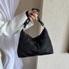 Bolsa de ombro de moda simples de cor sólida para mulheres 2023 este ano popular estilo coreano bolsa casual para todas as combinações bolsa de bolinho de massa para mulheres