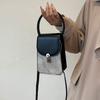 Bolso cuadrado pequeño portátil de moda para mujer, estilo coreano, novedad de verano 2024, bolso bandolera informal vertical para teléfono móvil.