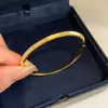 Pulseira Quadrada de Zircônia Cúbica para Mulheres, Estilo Francês de Luxo Leve, Joias de Nicho de Alto Padrão Atacado