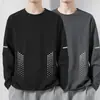 Camiseta masculina de manga comprida, oversized e de corte solto, perfeita como camada base para o outono, com estampas da moda e cores lisas, versátil e estilosa