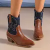 Artículos en stock Botas de vaquero occidentales para mujer Botines punta fina tacón grueso botas con bordado retro estilo otoño e invierno Botines versátiles para mujer Transfronterizo