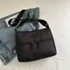 Bolsa da Moda de Grande Capacidade 2025 Primavera Novo Estilo Simples Bolsa de Ombro Feminina para Trabalho, Viagem, Transversal, Sacola Tote