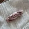 Grampo de Cabelo Listrado de Pelúcia para Outono e Inverno para Mulheres Estilo Coreano Fofo Grampo Bico de Pato Grampo na Parte de Trás da Cabeça Acessórios de Cabelo Adorno de Cabeça