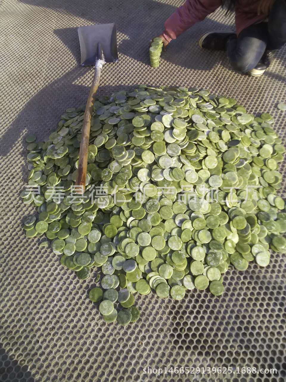 玉石片绿色