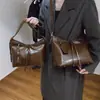 Bolso Cruzado de Hombro Vintage de Gran Capacidad para Viajes y Uso Diario 2026 Otoño, con Acabado de Alta Gama, Bolso Tote Cruzado de Nicho