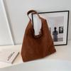Bolsas Femininas Personalizadas Nova Bolsa Balde de Veludo Retrô da Moda de Grande Capacidade Bolsa Tote de Design Nicho Moderno