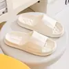 Qidashun Fabricante al por mayor Chanclas de espuma para hombre y mujer, Nuevas pantuflas para el hogar, Pantuflas de interior para parejas para el verano