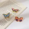 Insignia Popular de Mariposa Colorida Transfronteriza Dibujos Animados Insecto Animal Broche de Metal Accesorios Más Vendido en Amazon