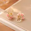 Aretes tipo ear cuff y aretes color rosa dopamina para mujer, nuevo modelo 2026, sensación de lujo ligero y alta gama, extremadamente hermosos y únicos