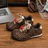 Tênis Alemão de Treinamento Estampado de Leopardo Retrô para Crianças Pequenas, Novo Estilo Coreano Outono 2026 Tênis Esportivos Casuais Versáteis para Meninas