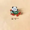 Insígnia de Metal de Panda Fofo de Desenho Animado Criativa Jogando Mahjong e Comendo Hot Pot Acessórios de Roupa Broche Decoração de Mochila de Estudante