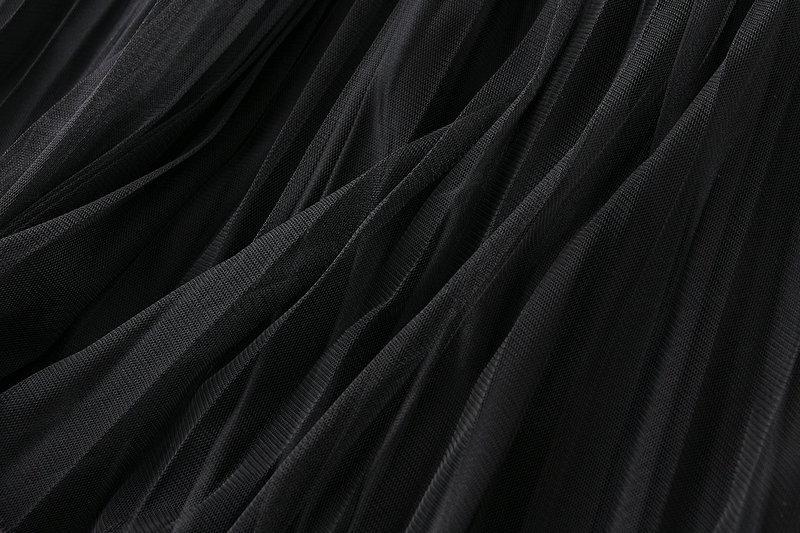 8713