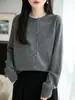 Cardigan de Tricô com Gola Redonda e Babados para Mulheres Design Casual Suave Jaqueta de Manga Longa Macia Roupa Externa para Primavera e Outono Solta Emagrecedora