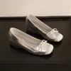 1708-1 Sapatilhas Elegantes Estilo Coreano com Bico Redondo, Laço e Salto Escondido, Sapatos Confortáveis de Calçar que Combinam Bem com Saias