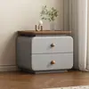 Pequeno criado-mudo na cor creme sem instalação, modelo novo simples e moderno para uso doméstico, mesa de cabeceira com armazenamento em couro para quarto de adulto
