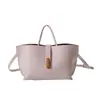 Bolso de Mano para Mujer 2026 Otoño e Invierno Nuevo Estilo Bolso de Commuter de Gama Alta Bolso Tote de Hombro Único Bolso Tipo Cesta de Verduras de Gran Capacidad