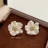 Brincos de Pérola Flor de Camélia Branca para Mulheres, Exquisitos, Doces, de Alta Qualidade, Elegantes, Nova Moda 2026 Joias para Orelhas