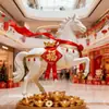 Decoração Personalizada para o Festival da Primavera de 2026 Ano do Cavalo Escultura de Cavalo do Zodíaco em Fibra de Vidro Mascote de Shopping Ornamento de Cavalo Cartoon de Ano Novo