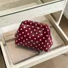 Bolso de mano de lujo ligero transfronterizo con tacto exquisito y relajado, nuevo modelo 2026, gran capacidad, popular diseño de lunares, bolso de noche moderno y versátil