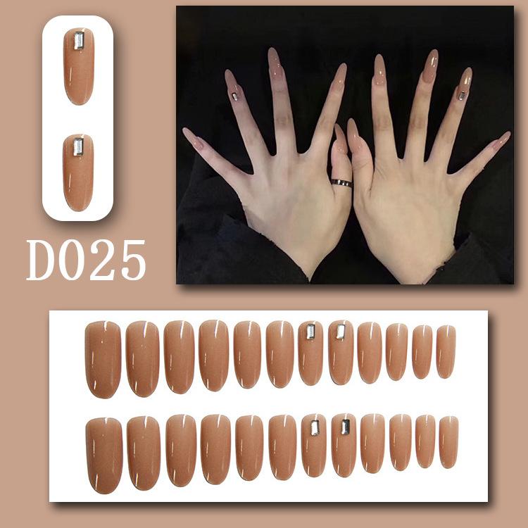 D025
