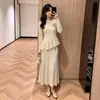 Conjunto de Duas Peças Outono e Inverno Estilo Preguiçoso Relaxado Estilo Coreano Gentil Top de Tricô de Um Ombro com Saia Emagrecedora