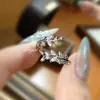 Anel de Galho de Folha de Zircônia Fresca Estilo Floresta para Mulheres, Anel Aberto Ajustável Versátil Doce Minimalista da Moda para Dedo Indicador