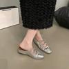 Pantuflas Baotou plateadas con lazo de altura interior para mujer, zapatos de moda para exteriores, sandalias Mary Jane de verano 2025
