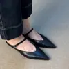 Sapatos femininos retrô de bico aberto para uso externo, sandálias de bico fino com corte em V, chinelos simples versáteis para calçar e tirar
