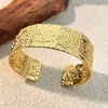 Pulsera Ancha Abierta de Moda Europea y Americana para Mujer Acero de Titanio No se Desvanece Diseño de Nicho Pulsera de Acero Inoxidable de Alta Gama Transfronterizo