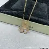 Colar Trevo de Quatro Folhas V Gold Versão Alta Esculpido com Precisão CNC Diamante Completo Superfície Espelhada Pétalas Banhado a Ouro 18K Ouro Rosa Não Desbota Feminino